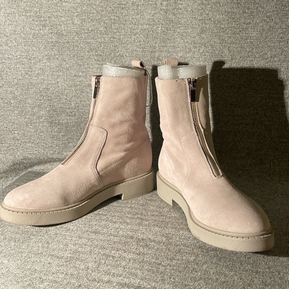 Andre Assous Vernon Water Resistant Boot. NEW